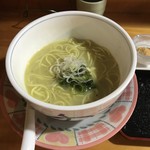 Buiyon - 金のしずく麺 スープは自分で味をつけます。