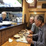 新政酒蔵 - 地元の常連さん。写真撮影、ご了解頂いてます。