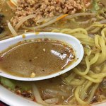 東雲亭 - ハバネロ肉味噌（スープ、麺アップ）