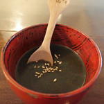 いただき繕 札幌円山店 - 前菜の黒豆粥は、塩味がうっすらついてるけど、甘味でもいけそうなおいしさミャ