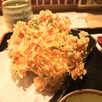 味奈登庵 - #食べログ的に撮るとこうなる。  
            今日も大きいかき揚げ天ぷら