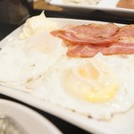 札幌ザンギ本舗 - ザンギ＆ベーコンエッグ