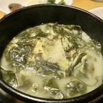 鄭만석미역 - 「가자미 미역국(カレイ入りワカメスープ)」(10000₩)
