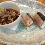 鮨 やま坊し - くらげとサンマ棒寿司