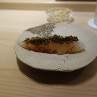 鮨 なんば 日比谷 - 増毛ぼたん海老　海老味噌と殻から作ったソースで