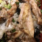 とり家ゑび寿 - せせり丼のアップ