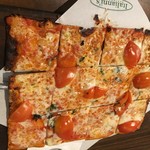 Italianni's - ピザ。サクッとタイプで美味
