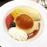Brasserie Lecrin CAFE SPACE - プリンとバニラアイスクリーム（税別580円）
                        