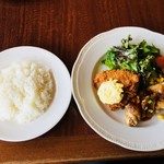 Roiyaru Hosuto - 洋食ランチ830円（税別）