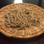 紫仙庵 - 粗挽き蕎麦せいろ(自家製粉粗挽き) 限定