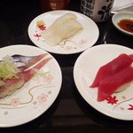 回し寿司 活 活美登利 - 鮪、烏賊、秋刀魚