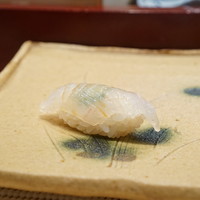 銀座 鮨 かねさか - 鯛の昆布〆