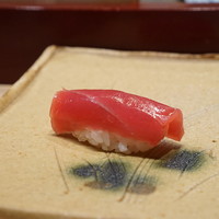 銀座 鮨 かねさか - 赤身：本鮪