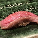 すし匠 齋藤 - 中トロ、づけで・・漬け醤油の味わいがよく、中トロも美味しい。