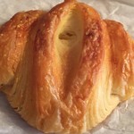 ブランジュリー パリの空の下 - クロワッサン・ブール