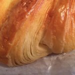 ブランジュリー パリの空の下 - クロワッサンの層