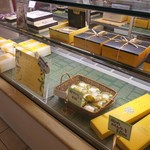 ウルソン - 内観写真:ショーケース