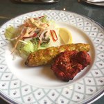 インド料理 ショナ・ルパ - 鶏ミンチ串焼きとタンドリーチキン