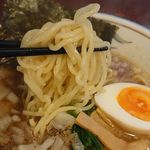 煮干結社 鹿道山 - 麺アップ