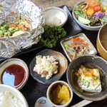 サーモンと野菜のホイル包み焼き