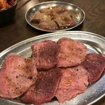 ホルモン肉問屋 小川商店 - 