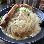 ラーメン　一遊 - 大量のもやし