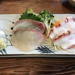 Saburouzushi - 刺身は２種盛り