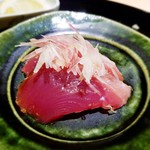 にい留 - アクセサリーにしたいほどきれいな歯鰹