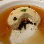 アピシウス - 雲丹とキャビアの野菜クリームムース・コンソメゼリー寄せ(断面）