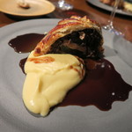 30年8月　牛頬肉のパイ包み焼き