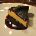 レストランユニック - 30年8月　バスクチーズケーキ