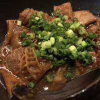 飛騨牛一頭家 馬喰一代 銀座 - どて煮。この店のキラーコンテンツ。毎回食べたい。どんぶり飯のベストフレンド。