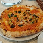 UPMARKET PIZZA&CAFE - ラグーソースのピザです