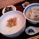 岩茶房 - ハーフ中国粥と水餃子のセット