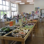 코우미쵸우 노우산부츠 카코우 쵸쿠바이죠 - 農産物売り場