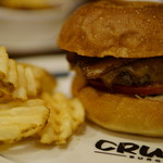 CRUZ BURGERS & CRAFT BEERS - ベーコン・チーズ