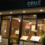 CRUZ BURGERS & CRAFT BEERS - 外観