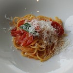 ベッラ・ヴィスタ - フレッシュトマトのスパゲッティー