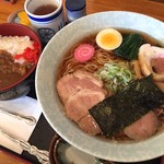 そば処 神田 - ラーメン702円とミニカレー丼432円