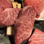 近江うし 焼肉 にくTATSU 青山本店 - 