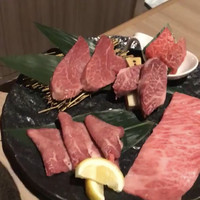 近江うし 焼肉 にくTATSU 青山本店 - 