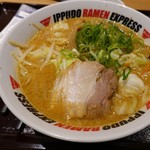 イップウドウ ラーメン エクスプレス - とんこつ醤油、野菜盛り