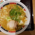 イップウドウ ラーメン エクスプレス - とんこつ醤油、野菜盛り