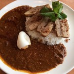 骨だしカレー 片岡屋 - やわらか煮豚のスパイスカレー 大盛 辛口