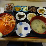 朝市の味処 茶夢 - 鮭親子丼1600円（税抜）