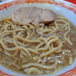 麺でる - 豚があるから飽きずに食べられる