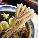 ねぎどん - キリリと締まった蕎麦はバシッとしたコシと歯切れの良さに、啜るほどに舌が喜ぶ。