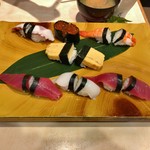 寿司の美登利 - 梅にぎり 800円