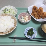 せんちゃん - 料理写真:唐揚げ定食650円
