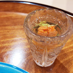 ぎをん 福志 - 8品目:八寸内の雲丹と蓴菜